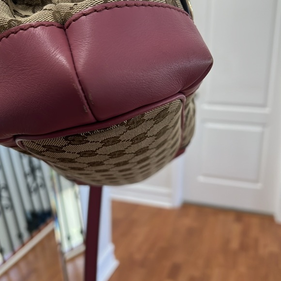 Authentic Gucci Sukey - Picture 3 of 13